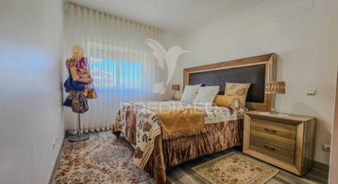 Penthouse t4 com piscina, garagem e vista mar a apenas 300metros do mar