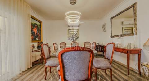 Penthouse t4 com piscina, garagem e vista mar a apenas 300metros do mar