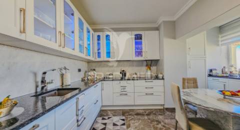 Penthouse t4 com piscina, garagem e vista mar a apenas 300metros do mar