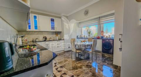 Penthouse t4 com piscina, garagem e vista mar a apenas 300metros do mar