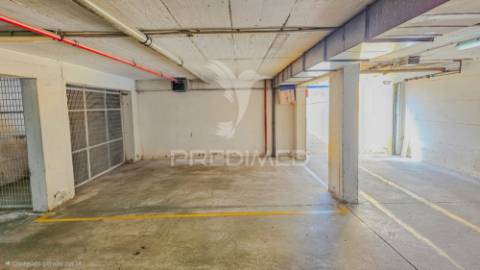 Penthouse t4 com piscina, garagem e vista mar a apenas 300metros do mar