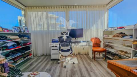 Penthouse t4 com piscina, garagem e vista mar a apenas 300metros do mar