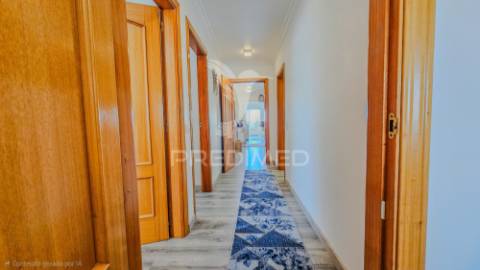 Penthouse t4 com piscina, garagem e vista mar a apenas 300metros do mar