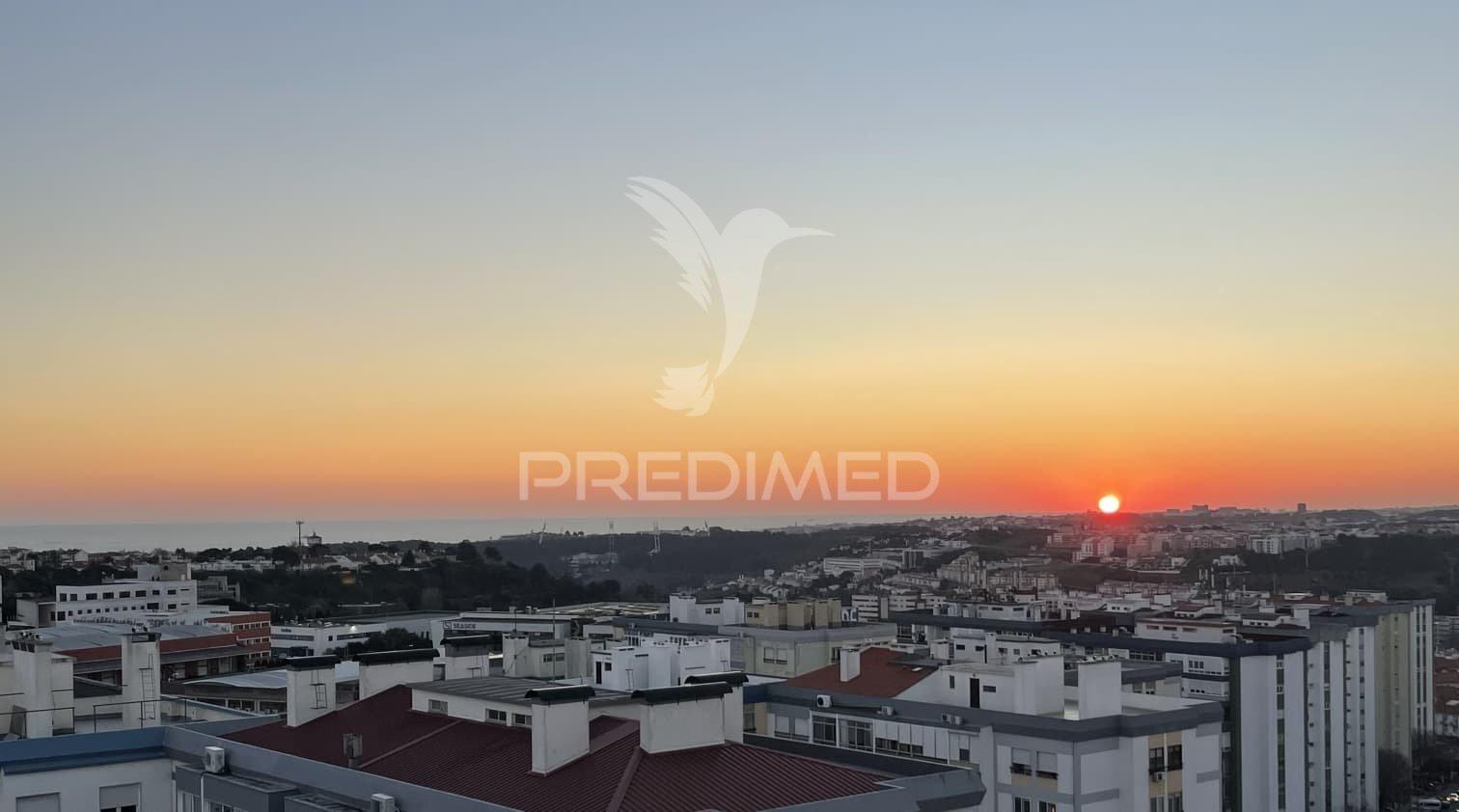 Penthouse t3 com vista espetacular para a cidade e rio, carnaxide, lisboa