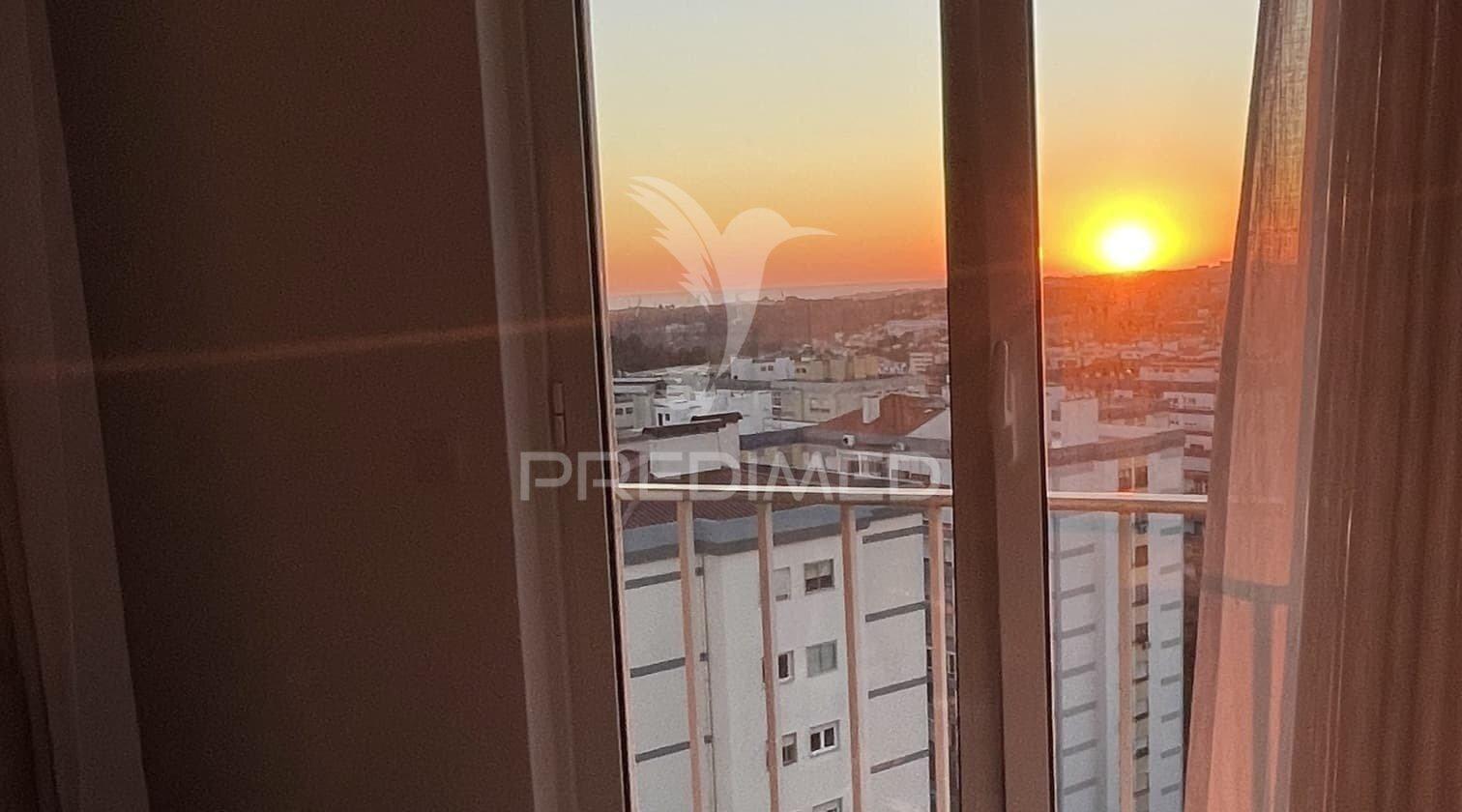 Penthouse t3 com vista espetacular para a cidade e rio, carnaxide, lisboa