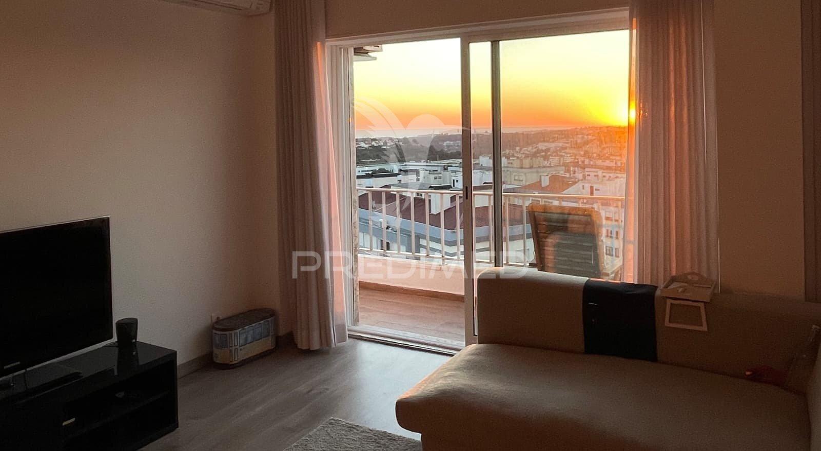 Penthouse t3 com vista espetacular para a cidade e rio, carnaxide, lisboa