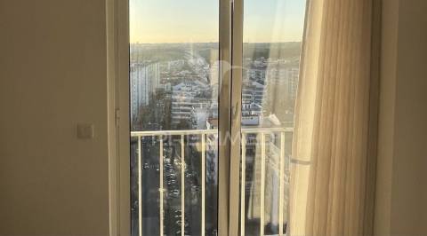 Penthouse t3 com vista espetacular para a cidade e rio, carnaxide, lisboa