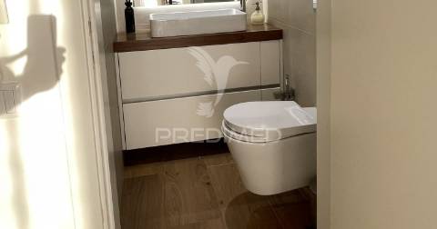 Penthouse t3 com vista espetacular para a cidade e rio, carnaxide, lisboa