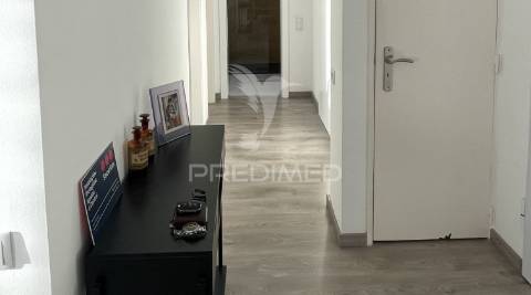 Penthouse t3 com vista espetacular para a cidade e rio, carnaxide, lisboa