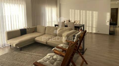 Penthouse t3 com vista espetacular para a cidade e rio, carnaxide, lisboa