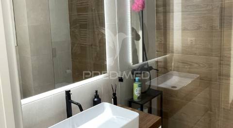 Penthouse t3 com vista espetacular para a cidade e rio, carnaxide, lisboa