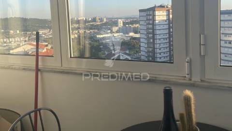 Penthouse t3 com vista espetacular para a cidade e rio, carnaxide, lisboa