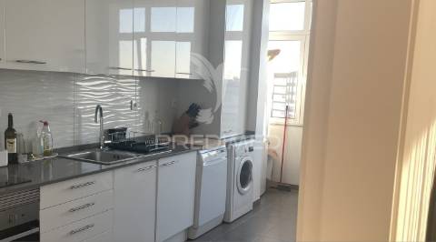 Penthouse t3 com vista espetacular para a cidade e rio, carnaxide, lisboa