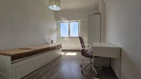 Penthouse t3 com vista espetacular para a cidade e rio, carnaxide, lisboa