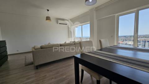 Penthouse t3 com vista espetacular para a cidade e rio, carnaxide, lisboa