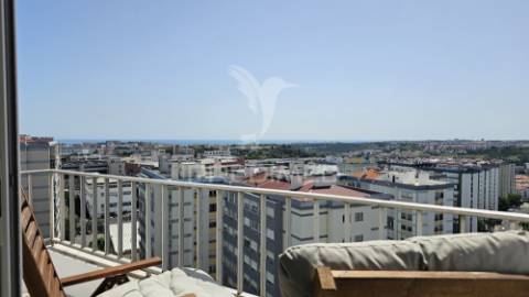 Penthouse t3 com vista espetacular para a cidade e rio, carnaxide, lisboa