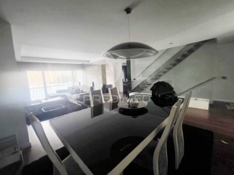 Arrendamento - moradia t3 mobilada e equipada em nogueira, braga