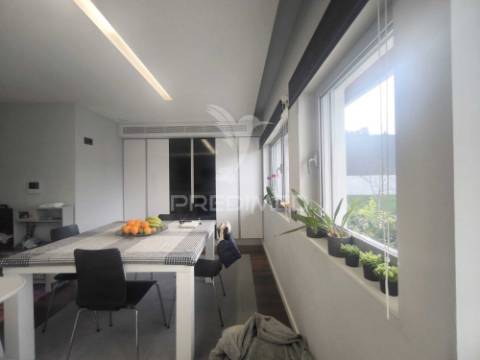 Arrendamento - moradia t3 mobilada e equipada em nogueira, braga