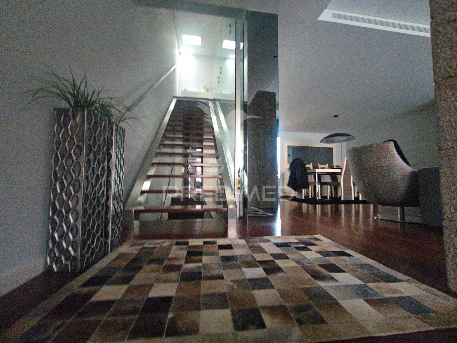 Arrendamento - moradia t3 mobilada e equipada em nogueira, braga