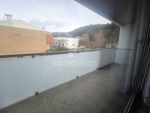 Arrendamento - moradia t3 mobilada e equipada em nogueira, braga