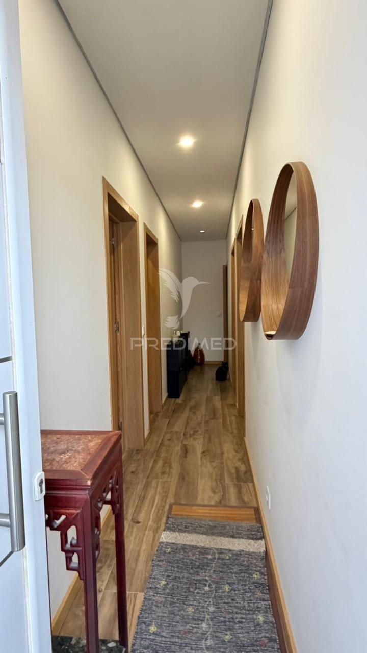 Moradia bi-familiar t6 com 182,50m² em setúbal – excelente oportunidade de investimento ou habitação própria!