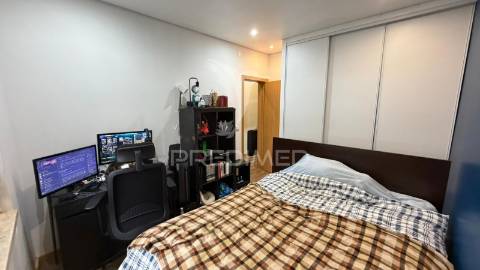 Moradia bi-familiar t6 com 182,50m² em setúbal – excelente oportunidade de investimento ou habitação própria!