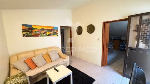 Moradia bi-familiar t6 com 182,50m² em setúbal – excelente oportunidade de investimento ou habitação própria!