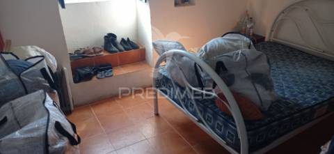 Monte alentejano com 13.250 m2, casa branca, sousel