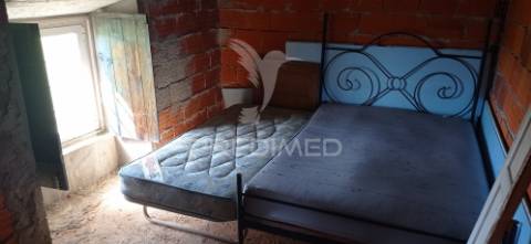 Monte alentejano com 13.250 m2, casa branca, sousel