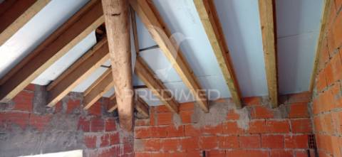 Monte alentejano com 13.250 m2, casa branca, sousel