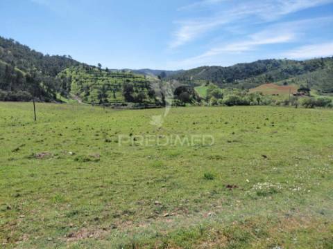 Herdade localizada em sabóia,odemira.
