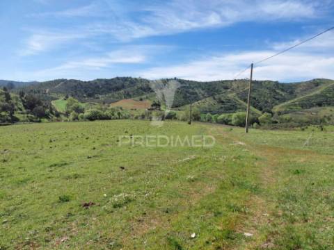 Herdade localizada em sabóia,odemira.