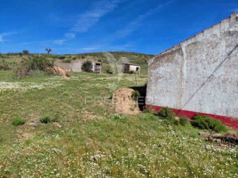 Herdade localizada em sabóia,odemira.