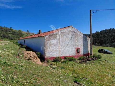 Herdade localizada em sabóia,odemira.