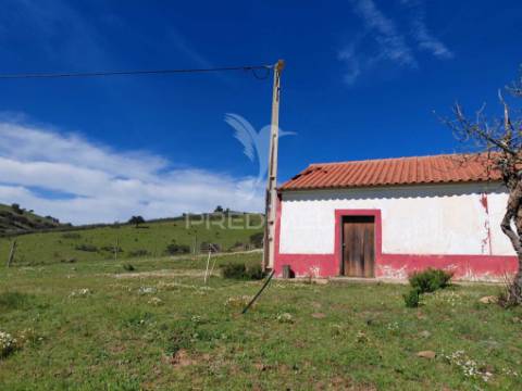 Herdade localizada em sabóia,odemira.