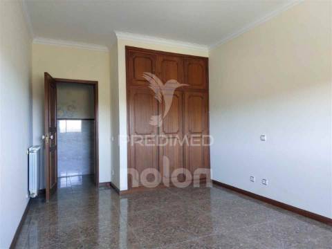 Apartamento t3 amplo na carregosa – oliveira de azeméis