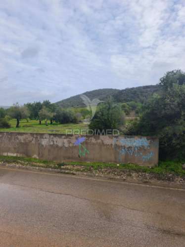 Paderne - terreno com água e eletricidade