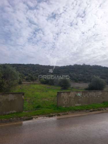 Paderne - terreno com água e eletricidade