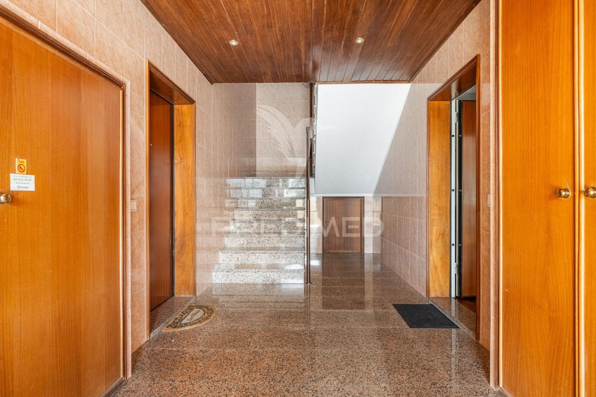 Apartamento t1+1 em gulpilhares