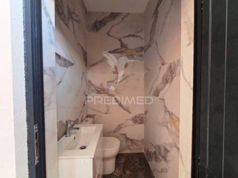 Moradia isolada t3, c/piscina e box, brejo clérigo - azeitão