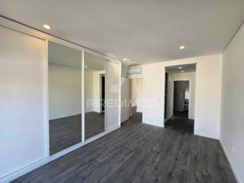 Moradia isolada t3, c/piscina e box, brejo clérigo - azeitão