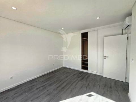 Moradia isolada t3, c/piscina e box, brejo clérigo - azeitão