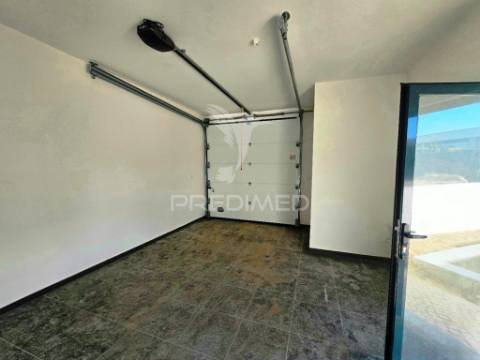 Moradia isolada t3, c/piscina e box, brejo clérigo - azeitão