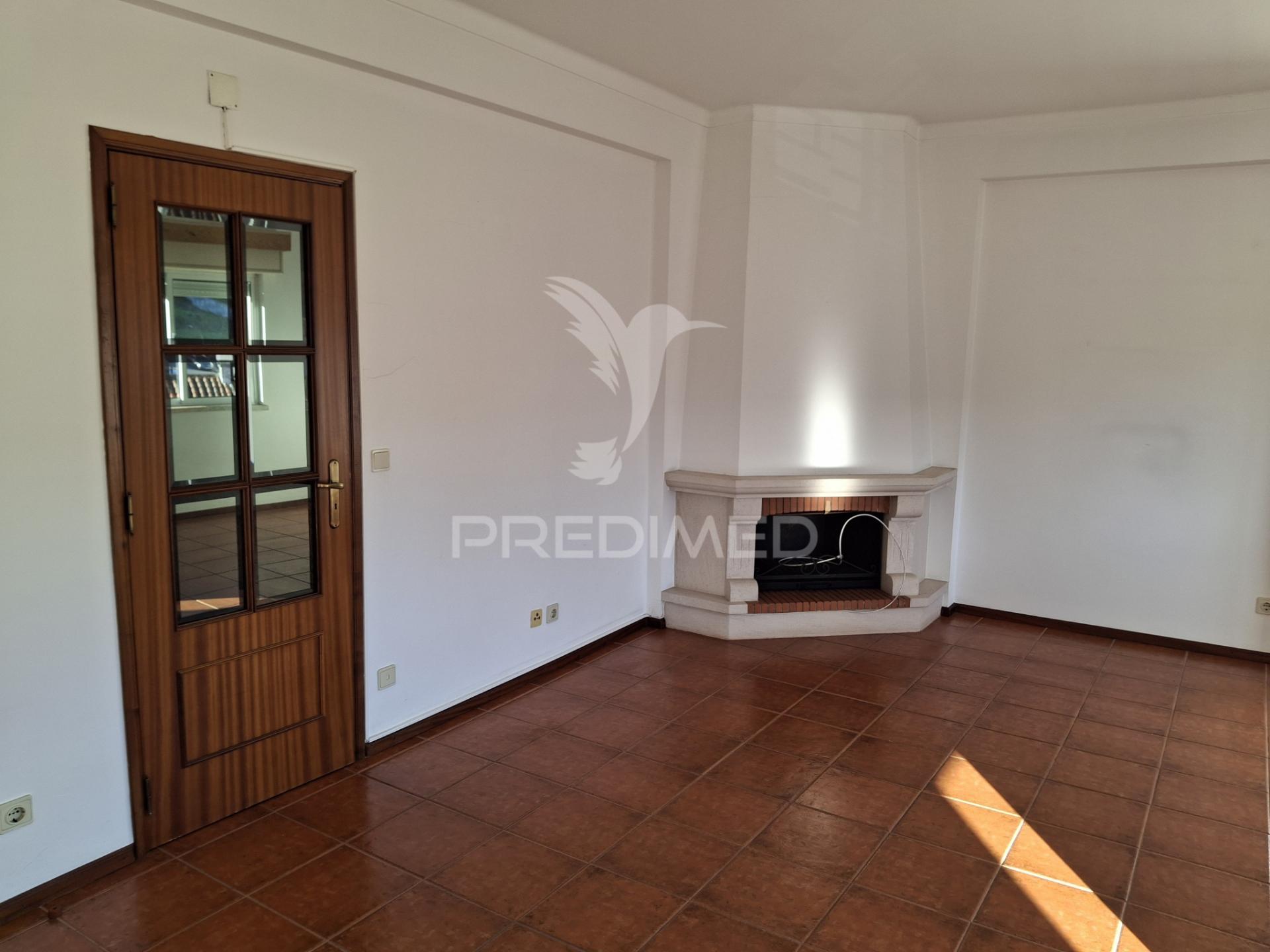 Excelente apartamento t3 com garagem e arrecadação.