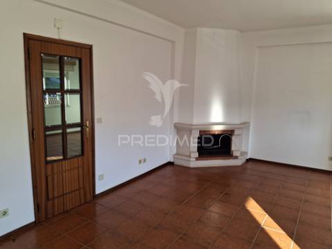 Excelente apartamento t3 com garagem e arrecadação.