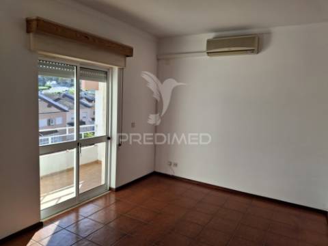 Excelente apartamento t3 com garagem e arrecadação.