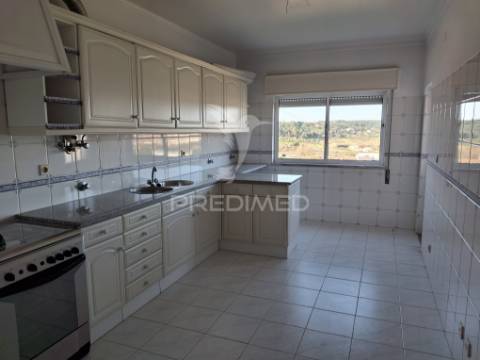 Excelente apartamento t3 com garagem e arrecadação.