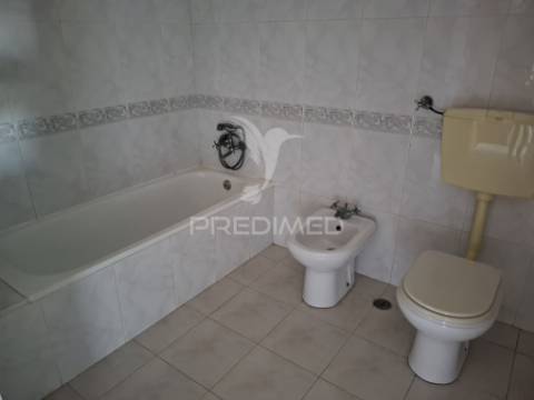 Excelente apartamento t3 com garagem e arrecadação.