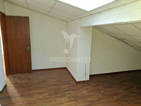 Excelente apartamento t3 com garagem e arrecadação.