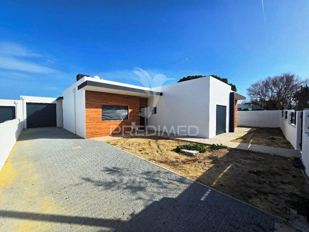 Moradia isolada t3, c/piscina e box, brejo clérigo - azeitão